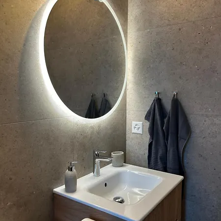 New In Center Apartman